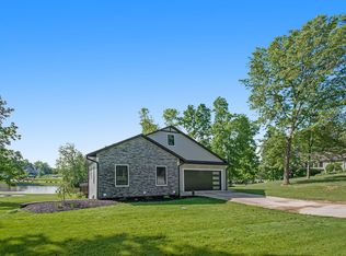 61695 Raintree Blvd, Sturgis, MI 49091