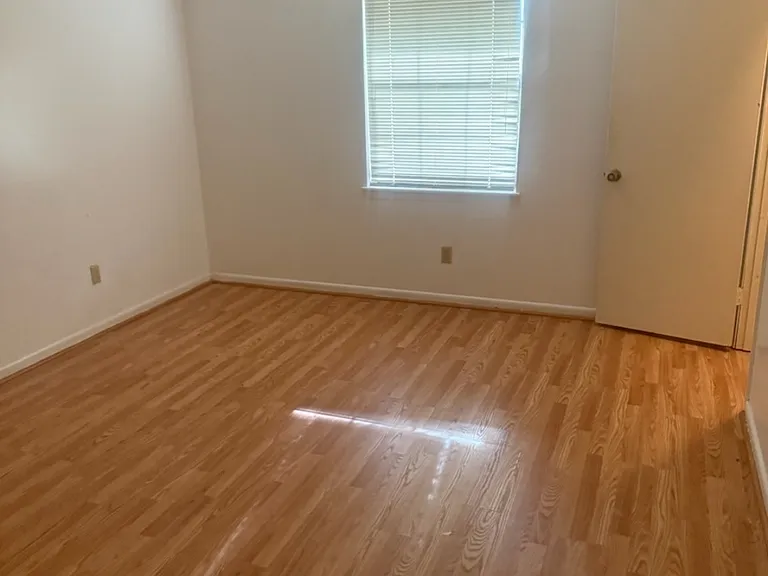 113 Turnwood Ln — Photo 8