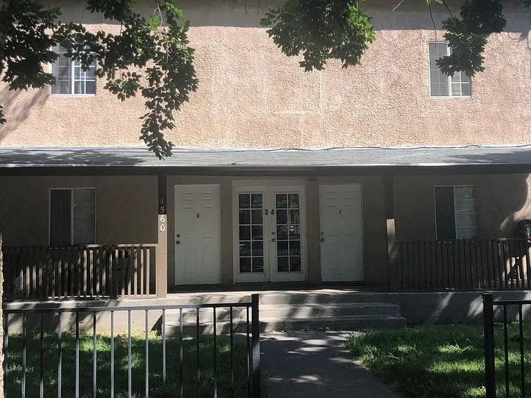 1560 Montgomery St — Photo 2