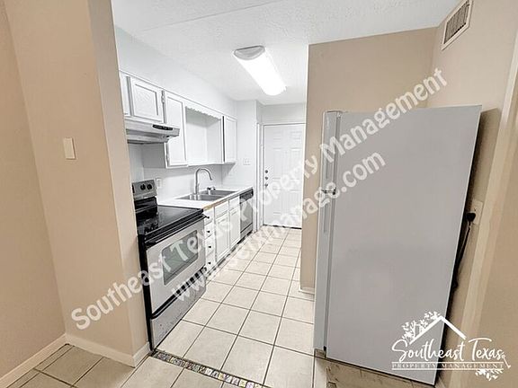 3rd image of 782 Pinchback Rd #D
