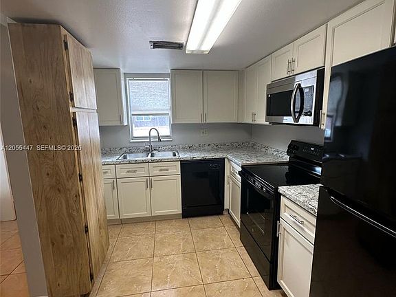 4th image of 4159 SW 66th Ln #120
