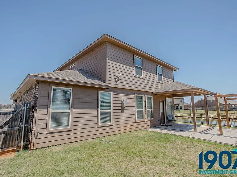2501 Caden Ct — Photo 45