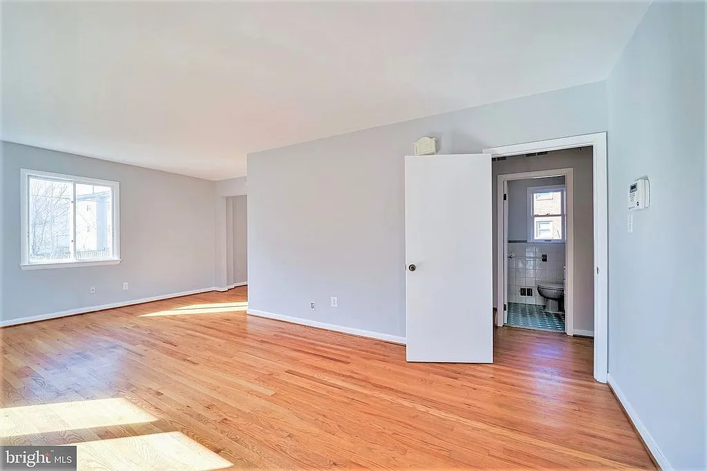 1 bed, 1300 sqft, $1,450 — Photo 2