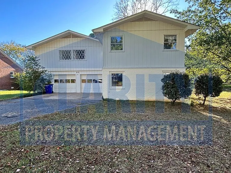 912 Fairmont Ave NW — Photo 1