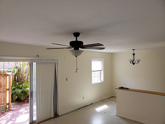 4th image of 931 Palm Springs Blvd APT B