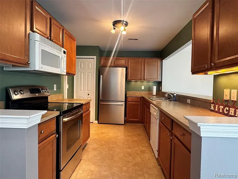 45997 Rhodes Dr — Photo 18