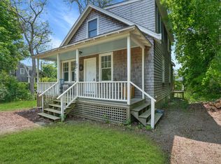 26 Midland Ave, Tisbury, MA 02568