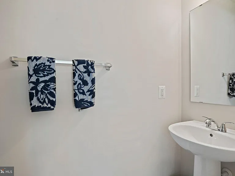 3443 Carnaby St — Photo 3