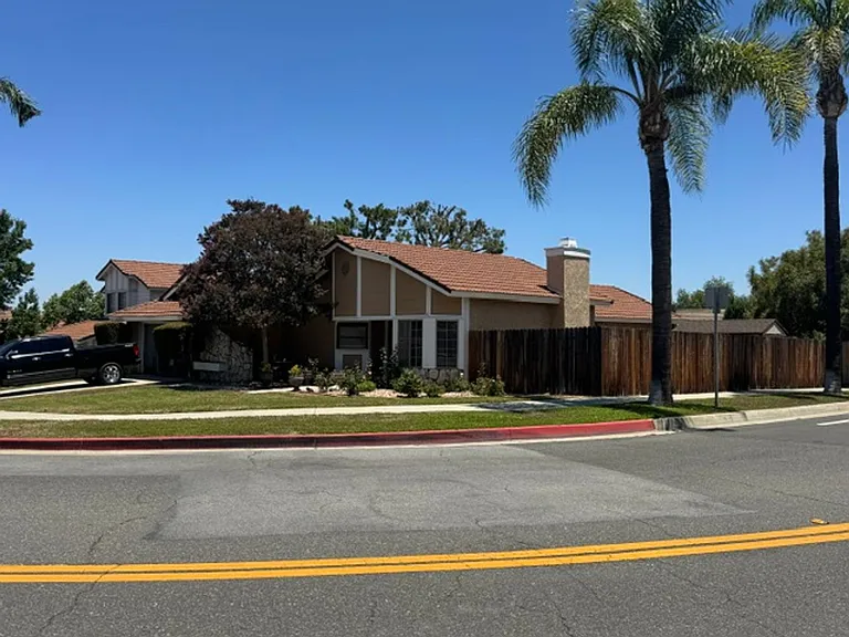 791 Kingfisher Ct — Photo 2