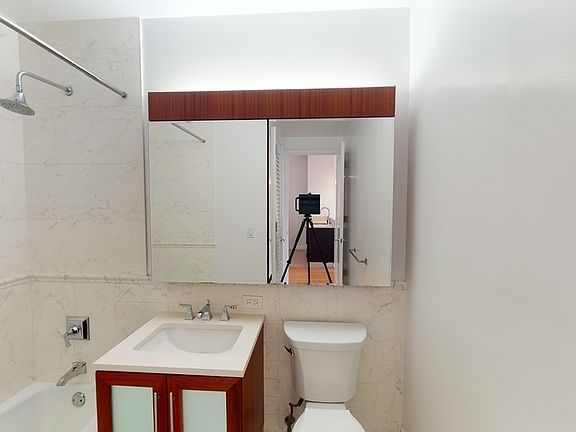 4th image of 795 Columbus Ave APT 8C