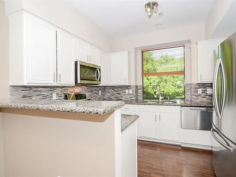 737 Davis Rd — Photo 11