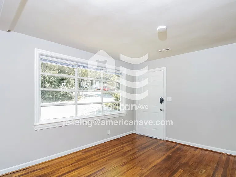 1744_003_living_room_12801988.jpg