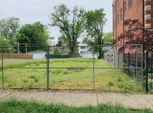 7226 N Oakley Ave, Chicago, IL 60645