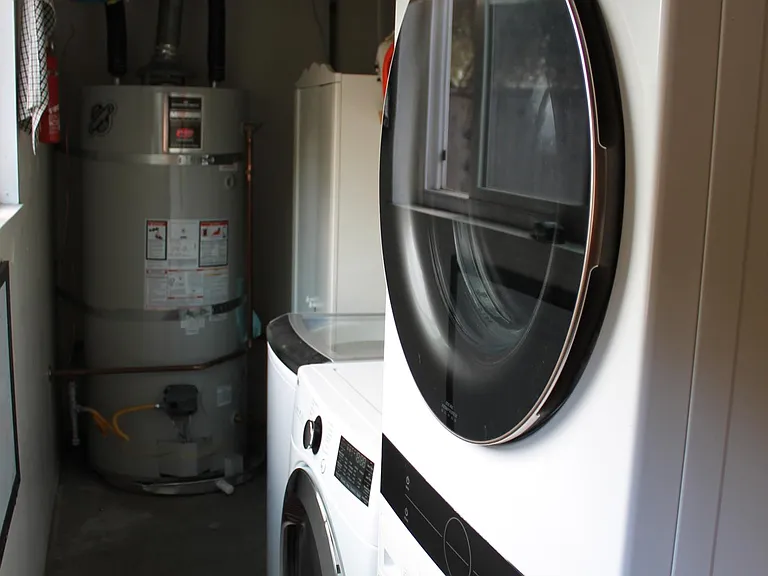 Shared washers (2) and driers (2)