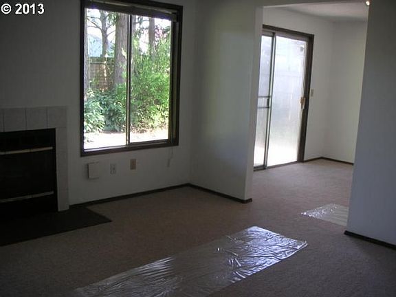 4th image of 2207 NE 92nd Ave