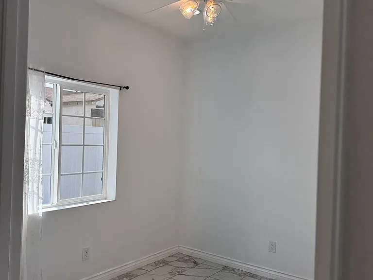 823 E Palmer St — Photo 8