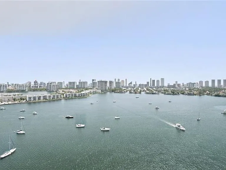 17301 Biscayne Blvd #CU-2010 — Photo 3