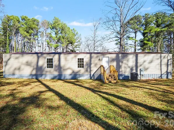 114 Woodberry Dr, Cherryville, NC 28021