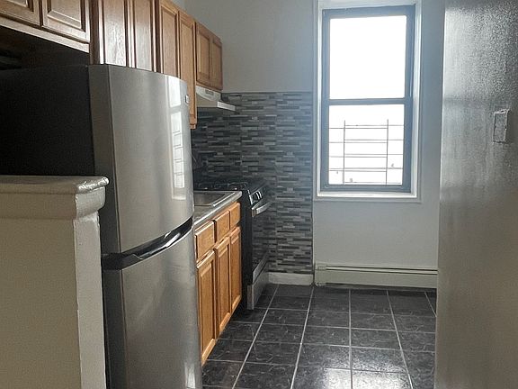 3rd image of 1130 Stadium Ave #3