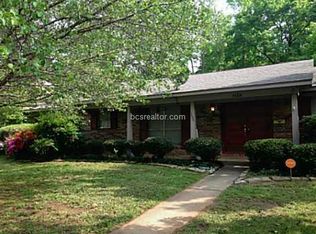 1404 E Brazos St, Palestine, TX 75801