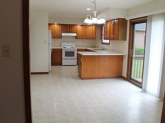 4th image of 1171 Huron Ct