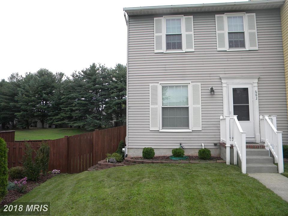 1st image of 682 Paddle Wheel Ct W