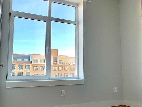 5th image of 1038 Greene Ave #334