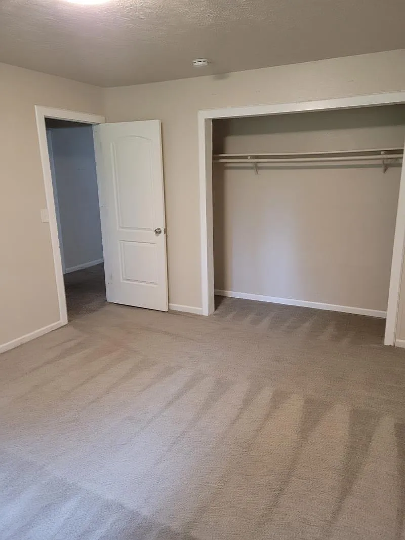 2 bed, 850 sqft, $1,315 — Photo 2