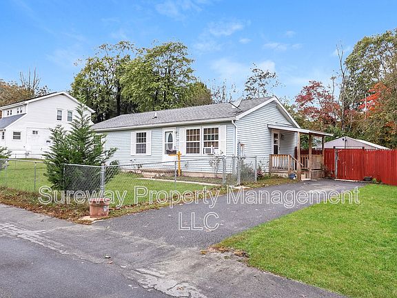 2nd image of 408 Rosewood Ave