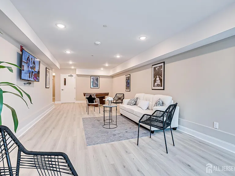21 Station Pl — Photo 17