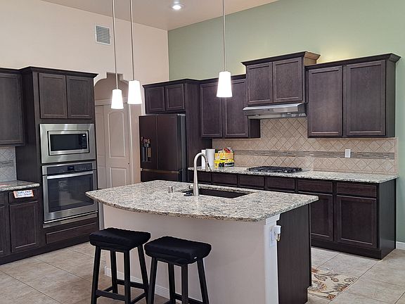 Kitchen Island/breakfast bar