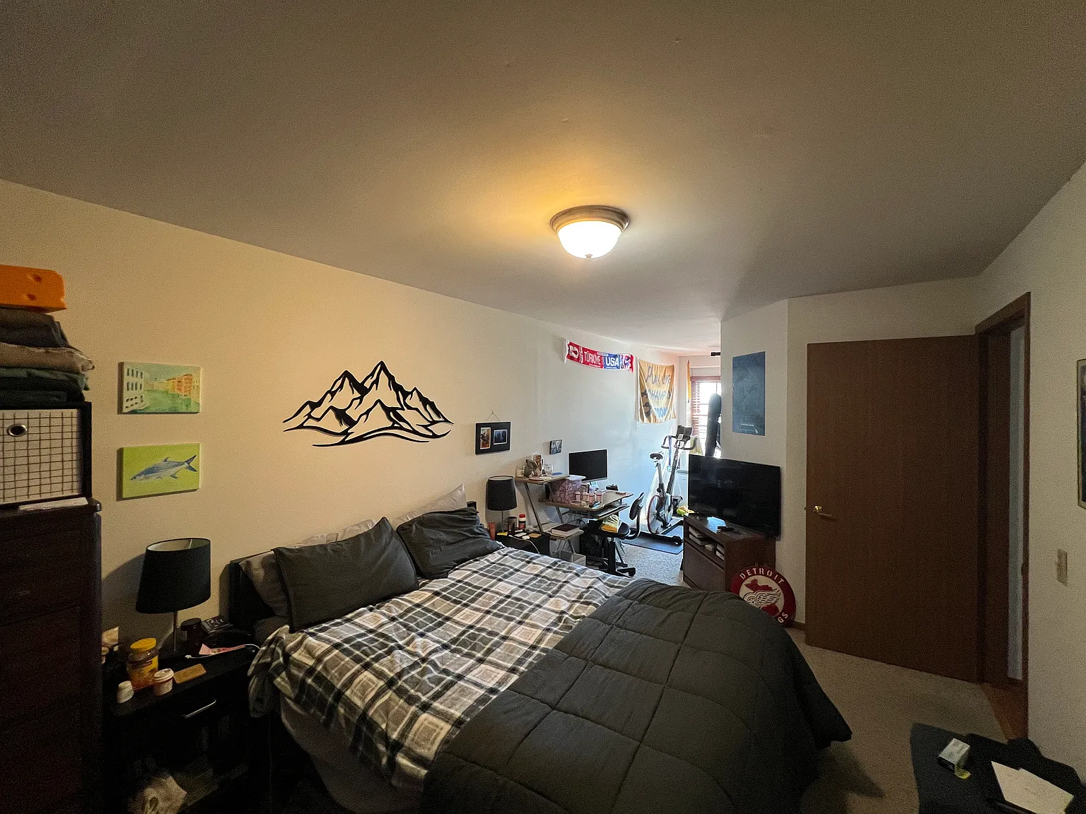 2 bed, $900 — Photo 2