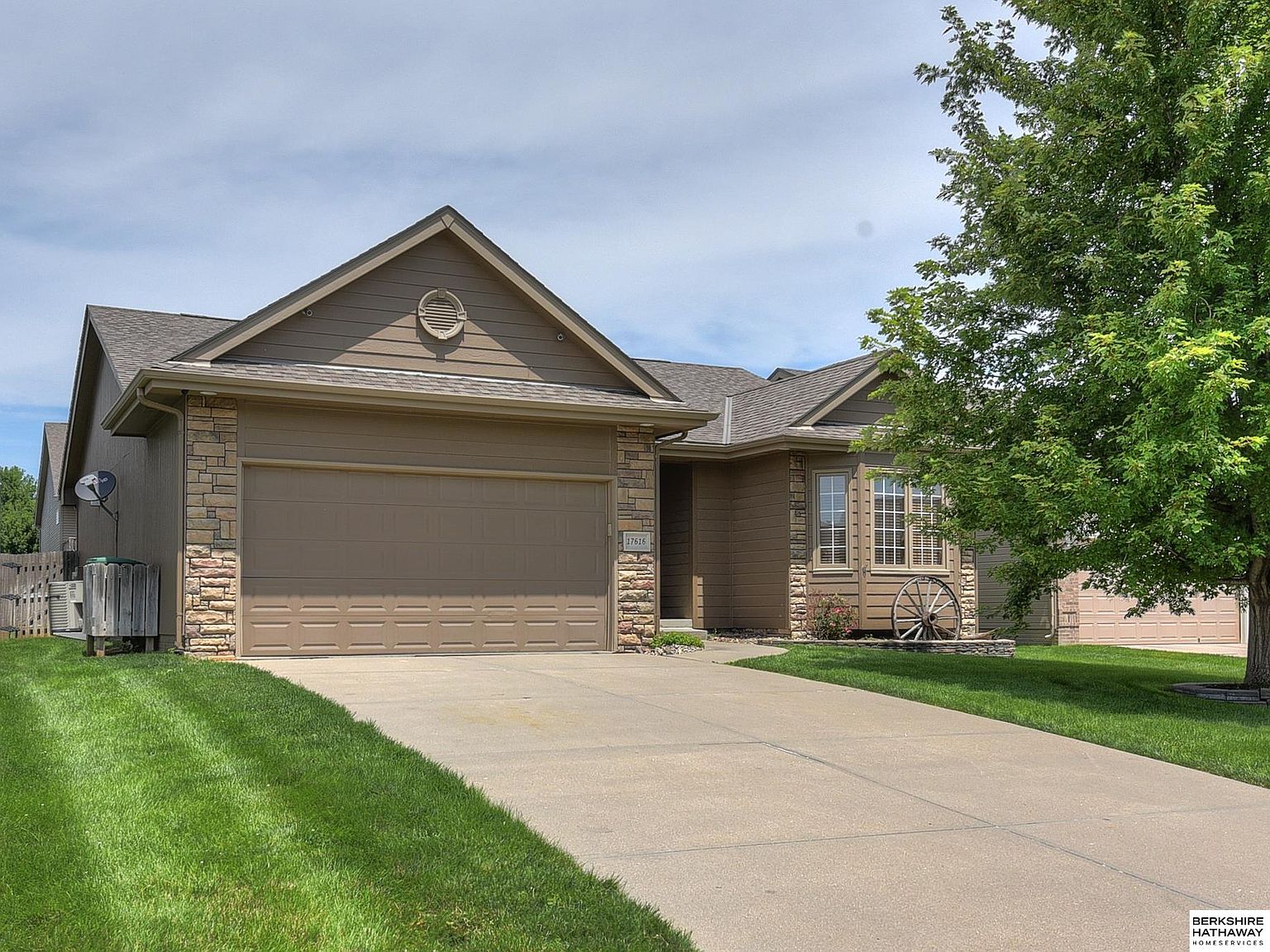 17616 George Miller Pkwy, Omaha, NE 68116 | Zillow