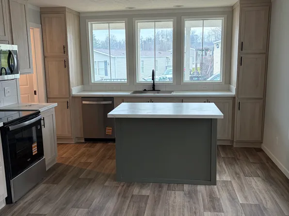 151 Canyon Vlg #151, Morgantown, WV 26508