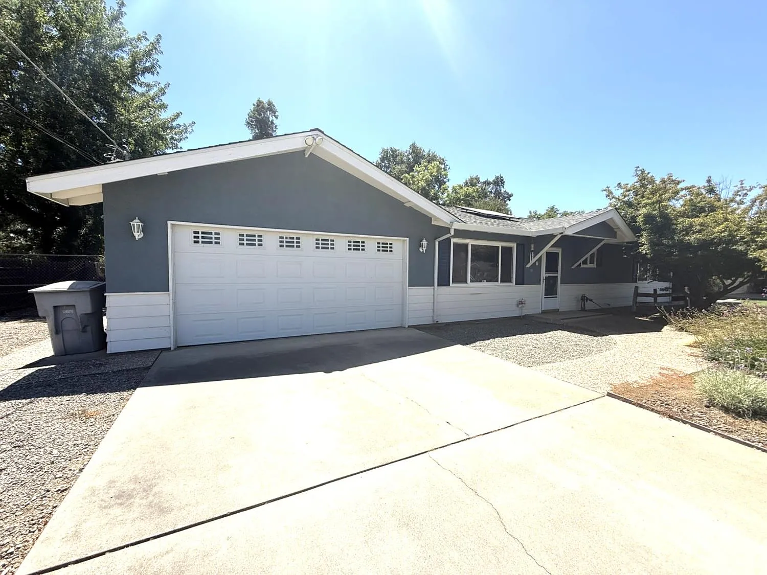 90 Hollis Ln photo 1