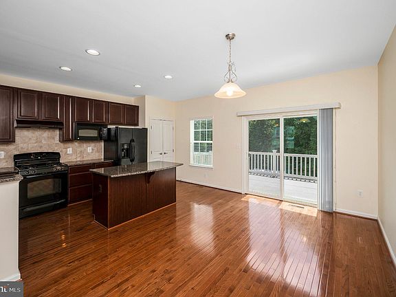 3rd image of 4604 Alliance Way
