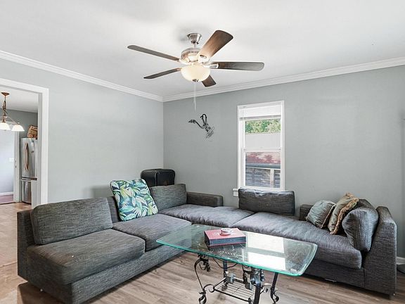 3rd image of 109 Sadler Ct