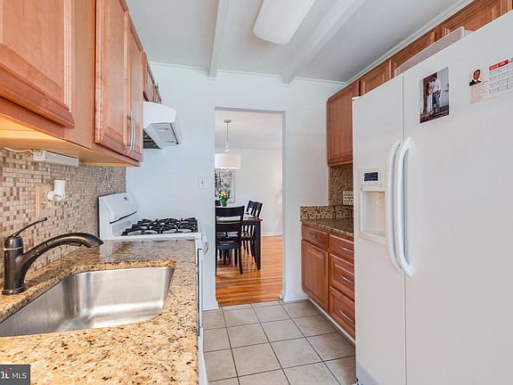 5th image of 4110 Landgreen St