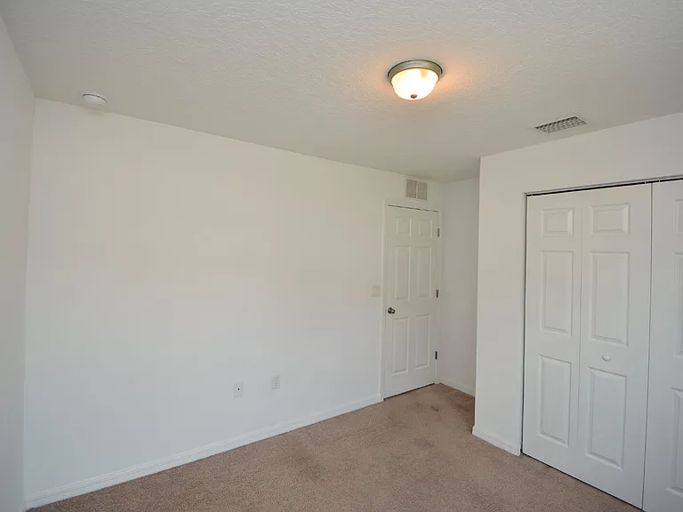 33 Rosecroft Ln #B — Photo 11