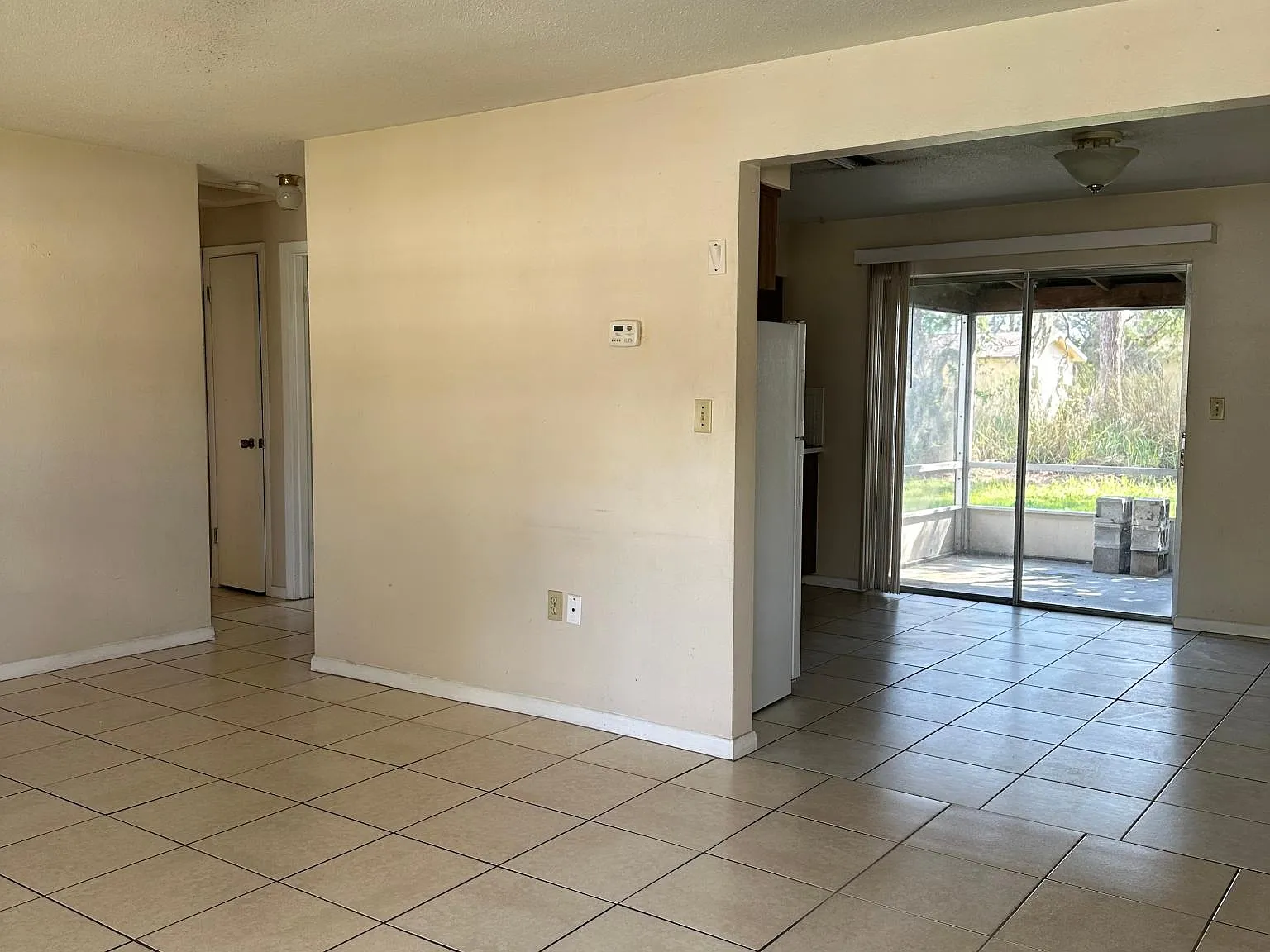 2 bed, 816 sqft, $1,200 — Photo 2