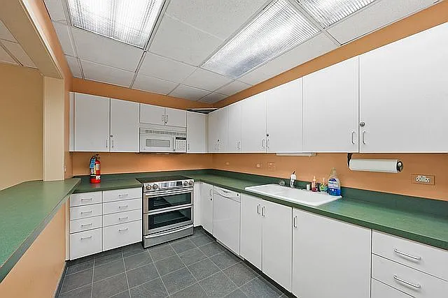 405 N Wabash Ave #502 — Photo 16