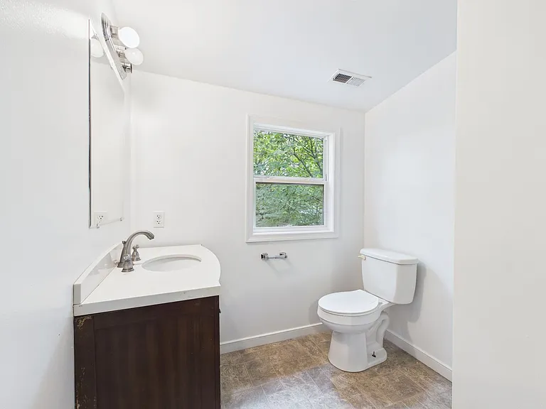 2313 National St — Photo 43