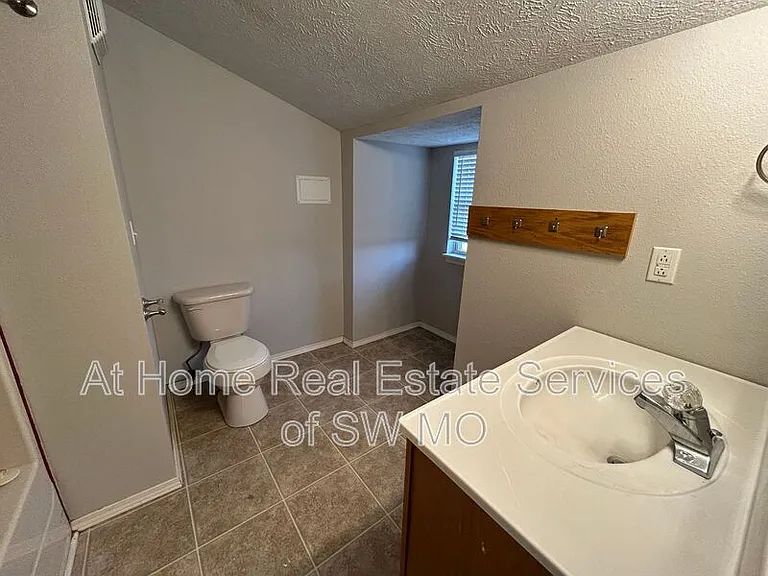 2177 Walk On Dr #D — Photo 6