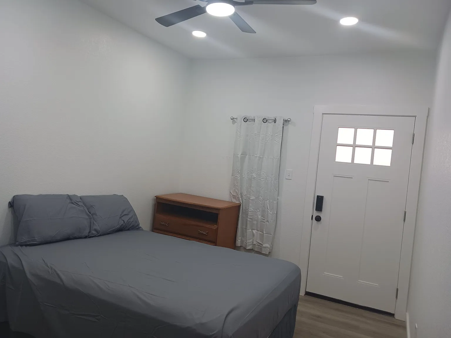 4 bed, 4.0 bath, 1697 sqft, $745 — Photo 4