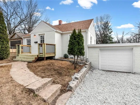 703 Hickory St, Richmond, MO 64085