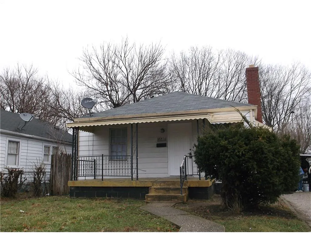1627 Winfield Ave photo 1