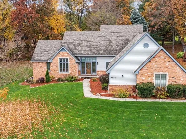 4082 Deerfield Ct, Brighton, MI 48114