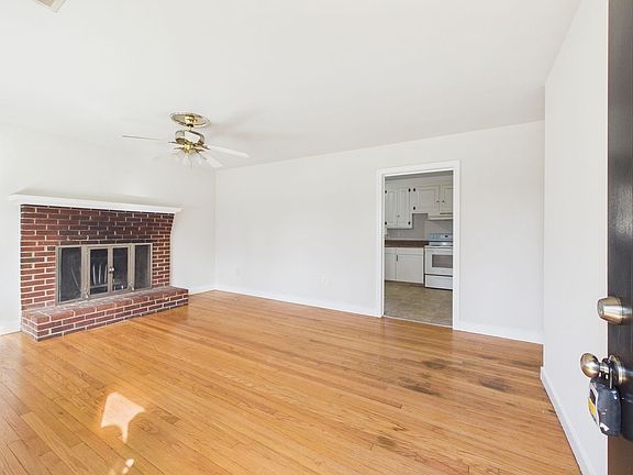 4th image of 6534 Worthington Rd