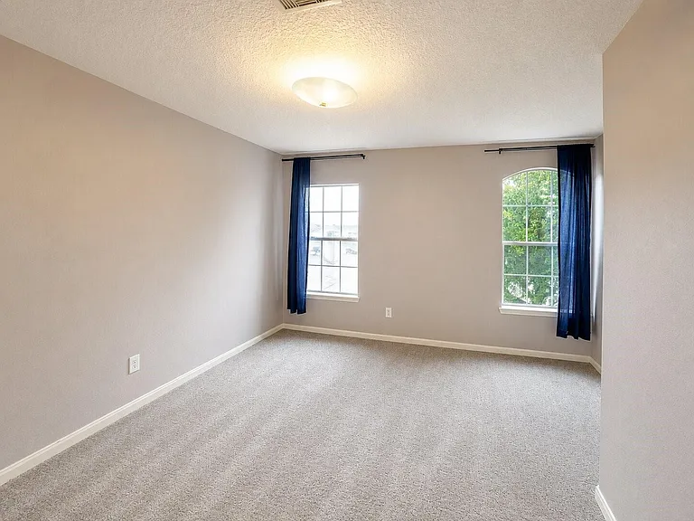 9607 Memorial Crossing Ct — Photo 15