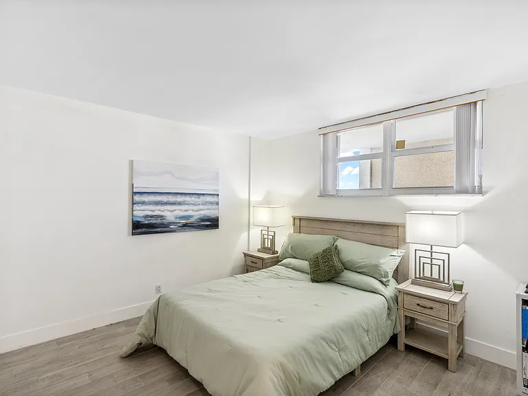 750 N Ocean Blvd #1507 — Photo 20